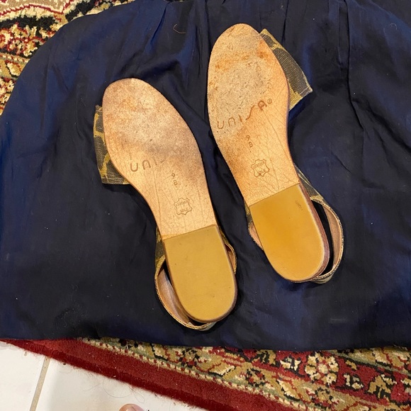 Sandals by Unisa size 9  leopard print leather dole  fabric upper - Picture 4 of 5